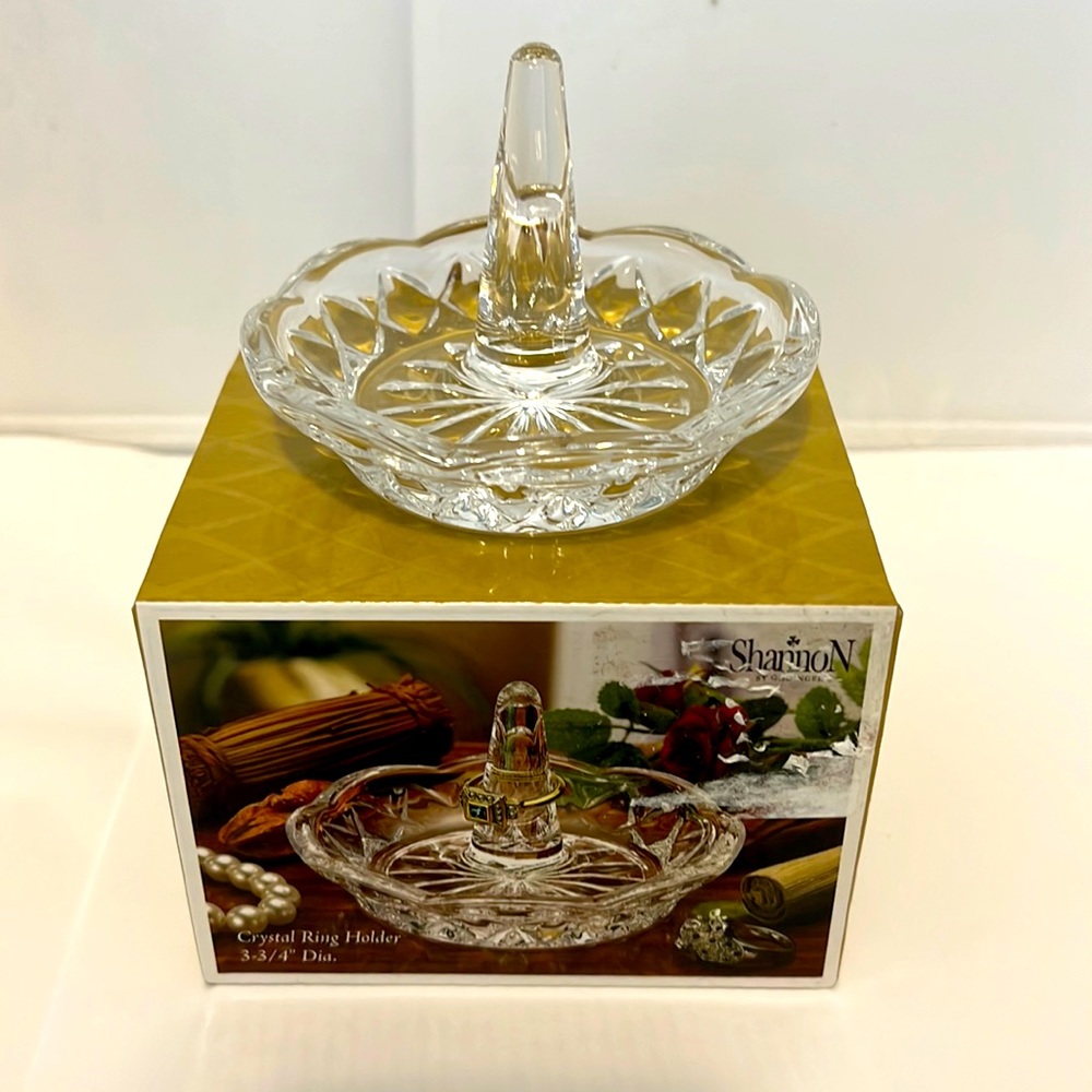 🎁SOLD🎁 BEAUTIFUL CRYSTAL RING HOLDER